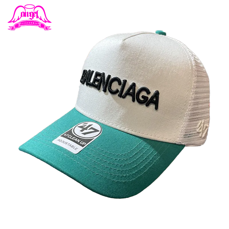 کلاه بالنسیاگا سفید طرح Balenciaga