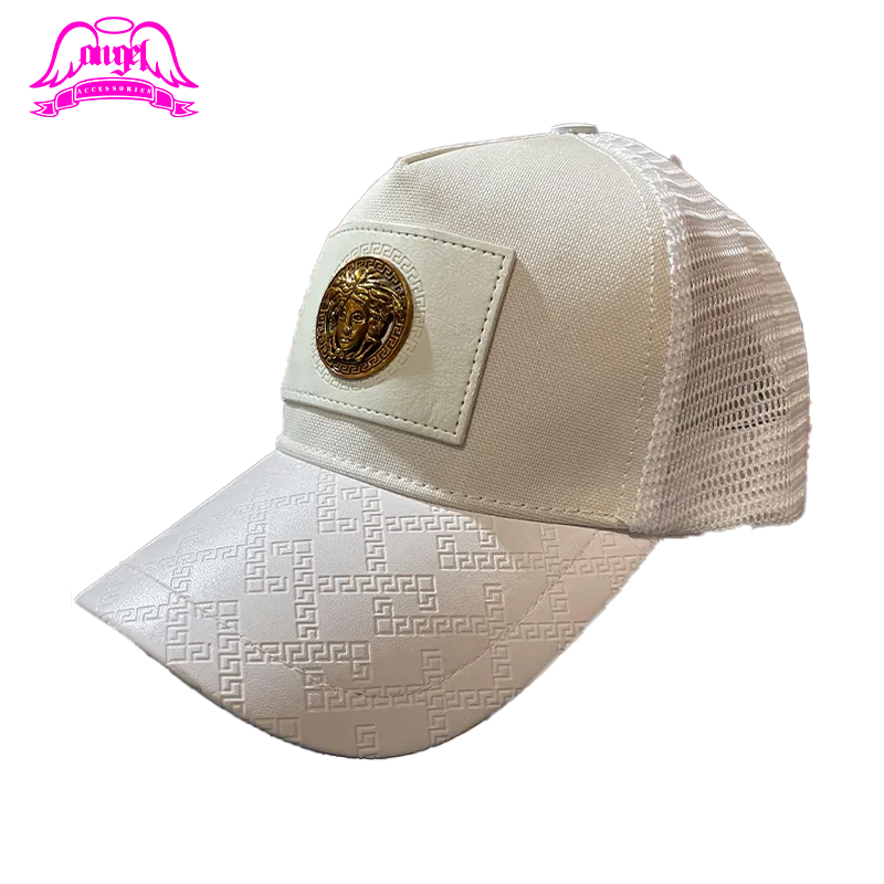 کلاه ورساچه سفید طرح Versace